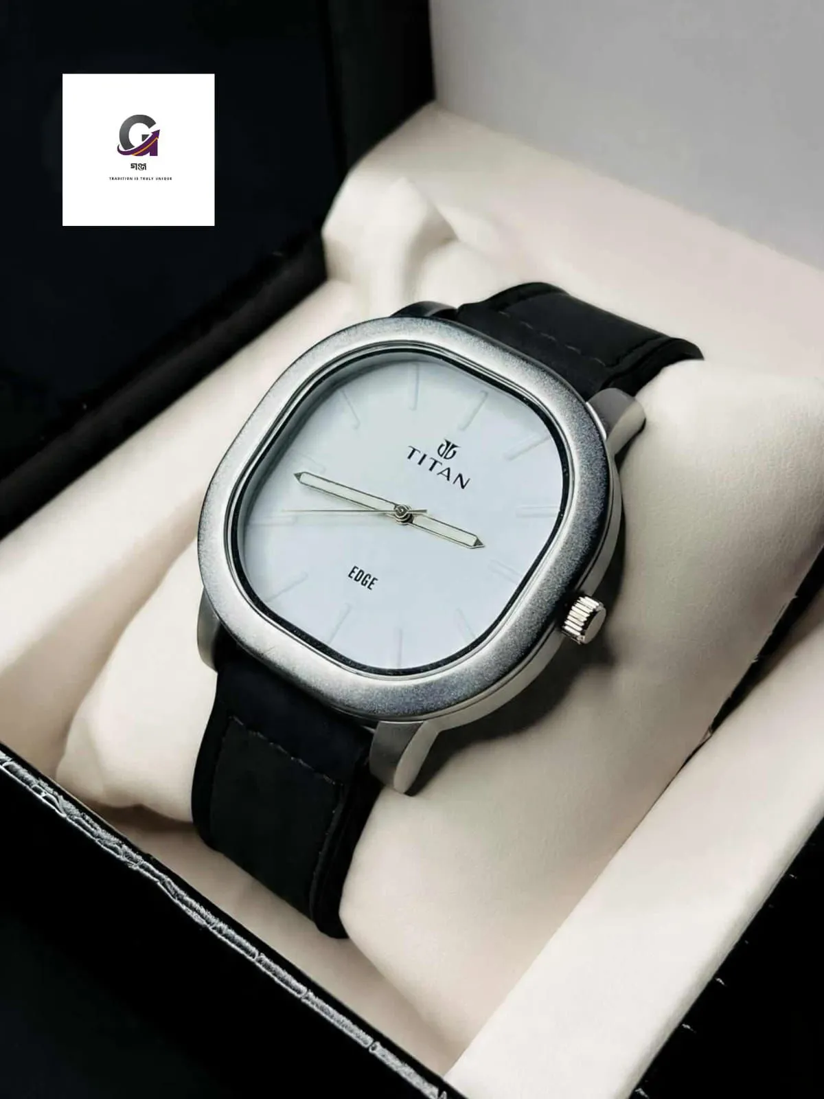 MG-02 Titan Edge Minimalist Luxury Watch - Silver & Black Edition